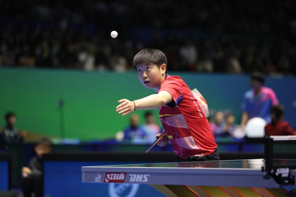 足坛曝出重磅转会，多队加入抢人大战