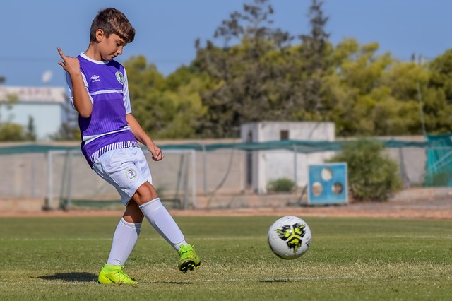 火箭哈登末节三分绝杀国王