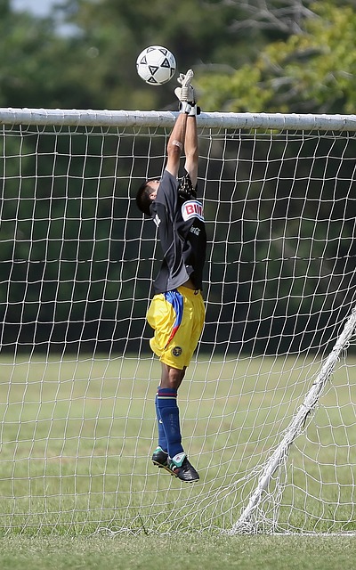 足球战术板：四种常见变化