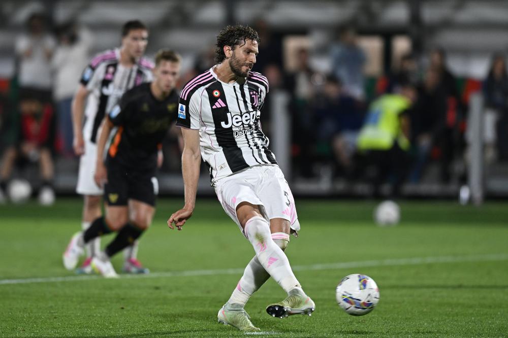 霍伊伦：我想进球，但我是团队型球员，球队获胜最重要