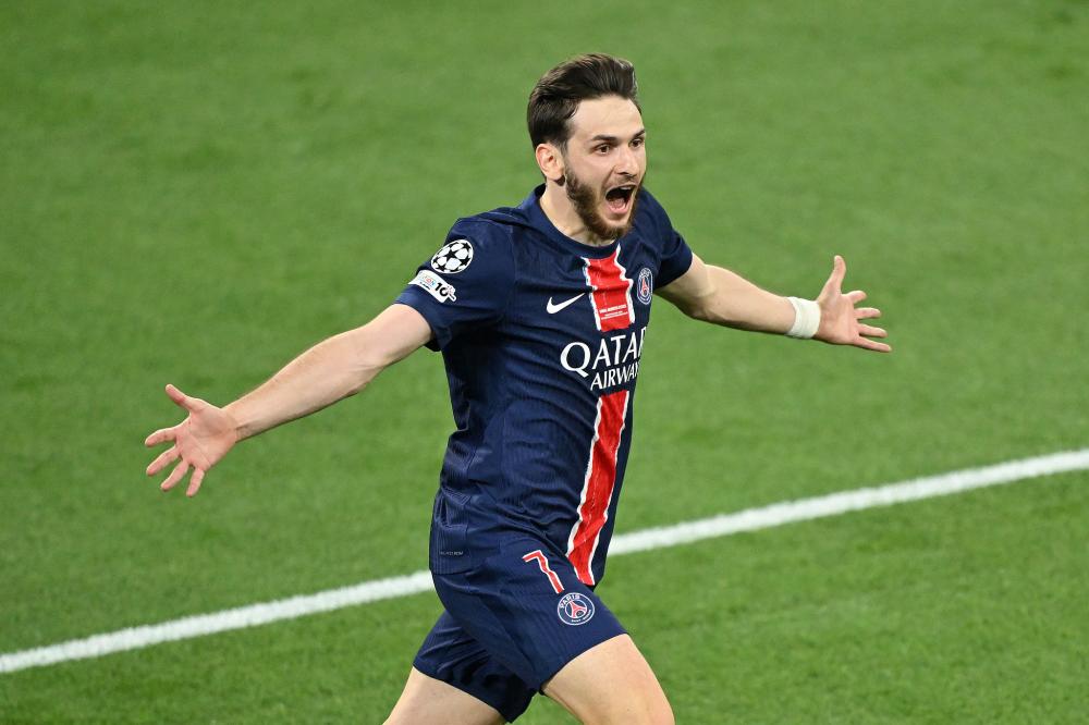 哈登今日凌晨砍下55分，50分+场次追平科比并列历史第三