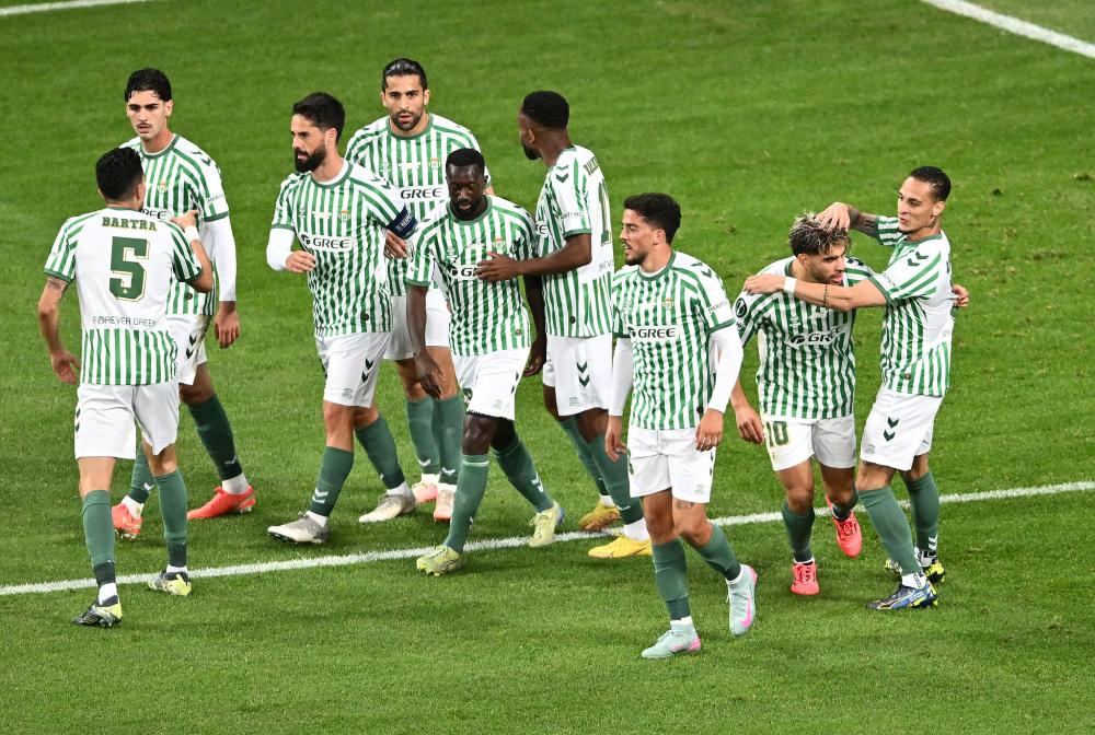 埃迪-豪：俱乐部在处理伊萨克的事，我通过媒体知道他在皇社