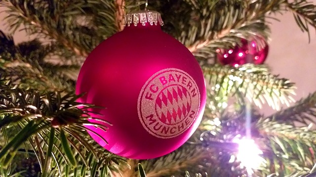 中扮演着关 中扮演着关